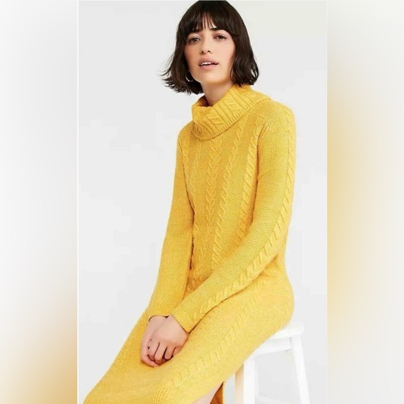 Ann Taylor Yellow Cable Knit Long Sleeve
Turtleneck Petite Large - Picture 3 of 5